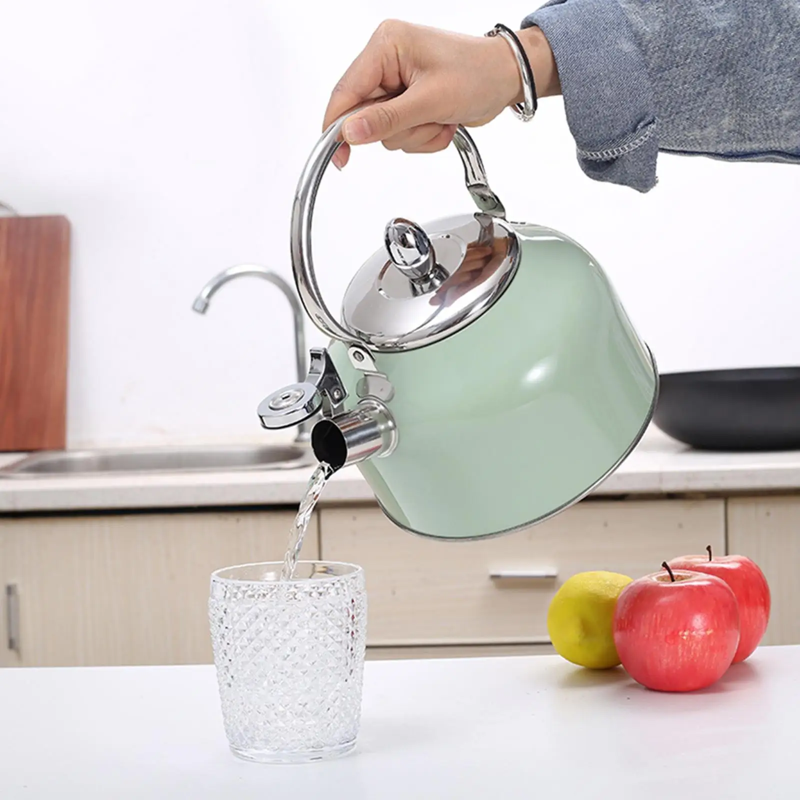 2.5 Liters Teapot Kettle Heats up Quickly Easy to Carry and Store Durable for Stovetops Gas Electric Induction Lightweight