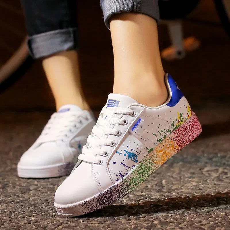 Women Sneakers Fashion Graffiti PU Couples Flats Casual Breathable Shoes Lace Up White Shoes Spring/Autumn Women Shoes Plus Size