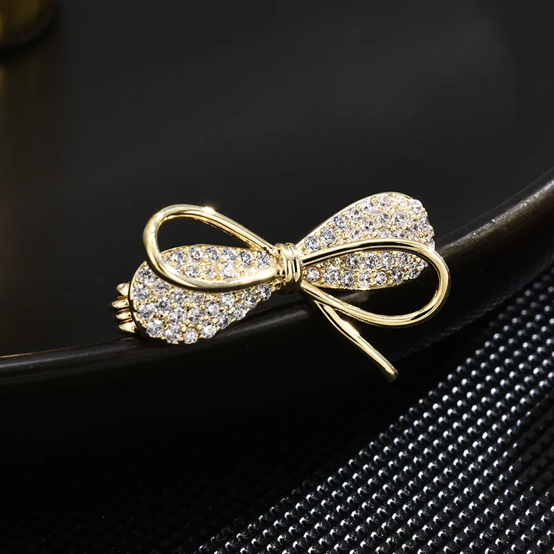 

Simple Elegant Rhinestone Brooches For Women Luxury Designer Gold Color Butterfly Brooch Pins Jewelry Party Wedding Gifts