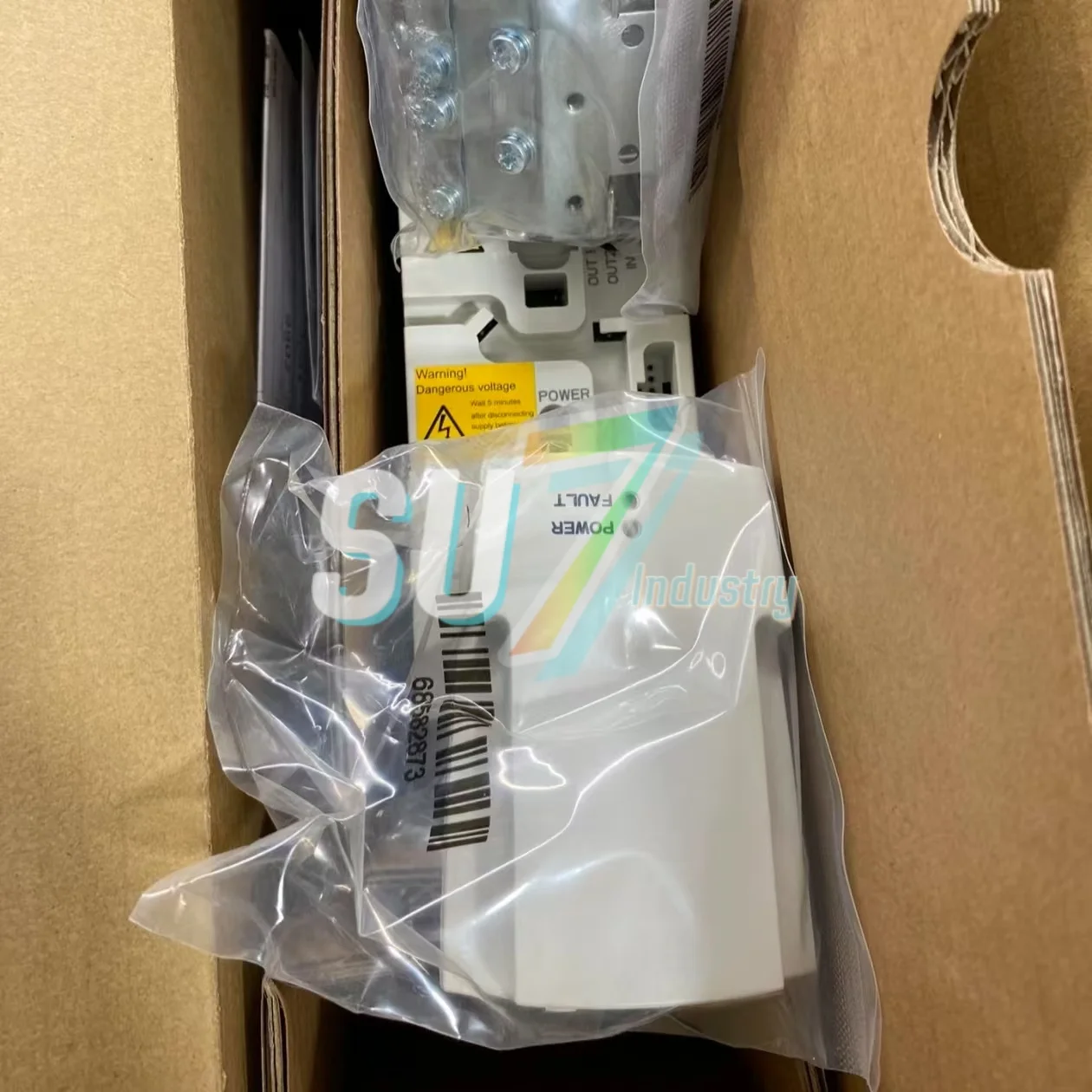 주파수 변환기 ACS355-03E-03A5-2 ACS355-03E-04A1-4 창고에 신규