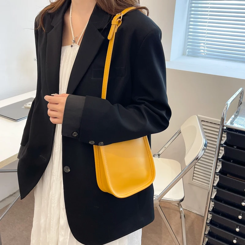 Pu One-shoulder Bag Cool Cool Color Tide Cross Female Bag Simple Multi-purpose Commuter Bag Senior Sense Bucket Bag