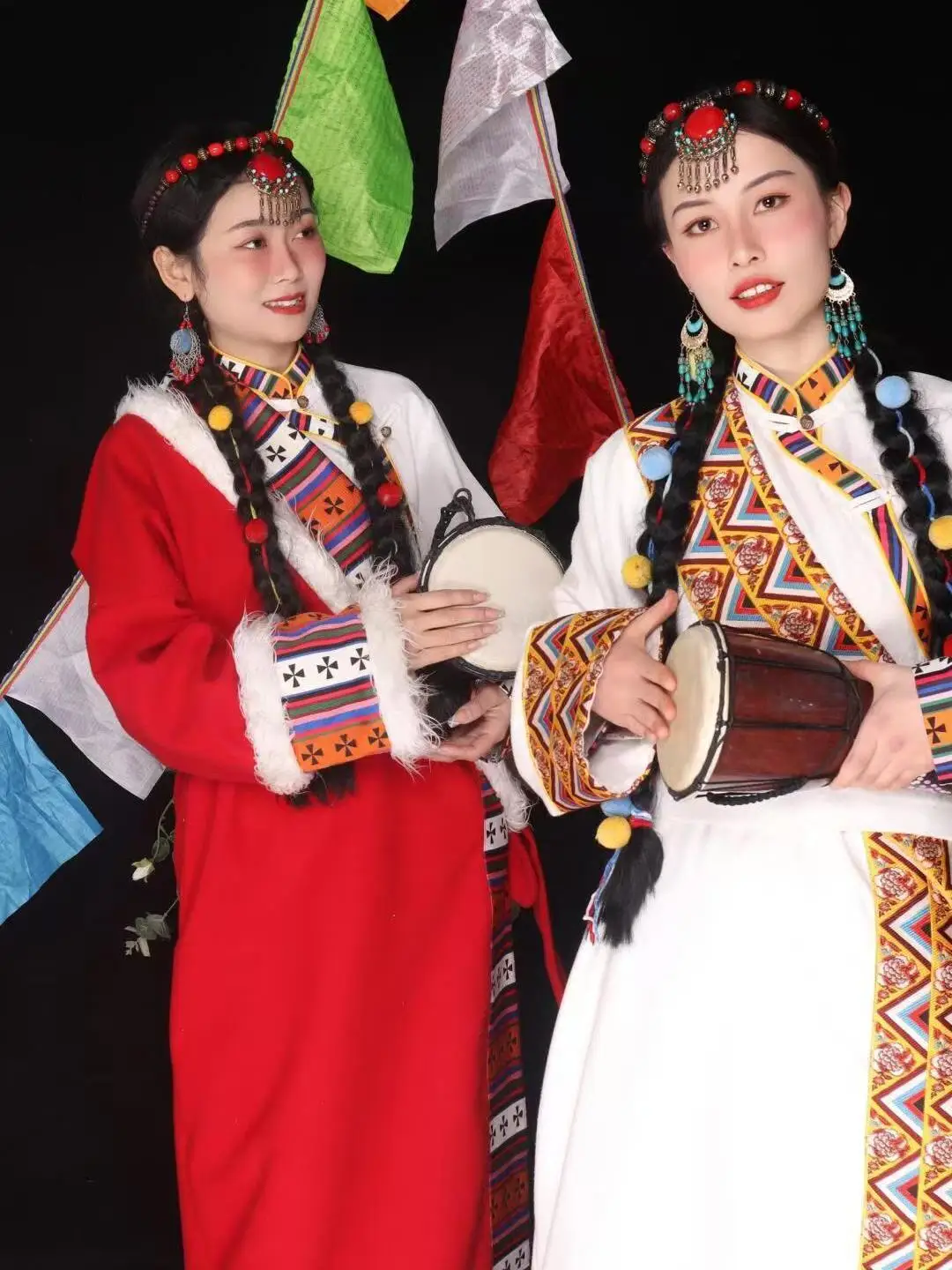 New Tibetan clothing female girlfriends travel photo Tibetan clothing a complete set