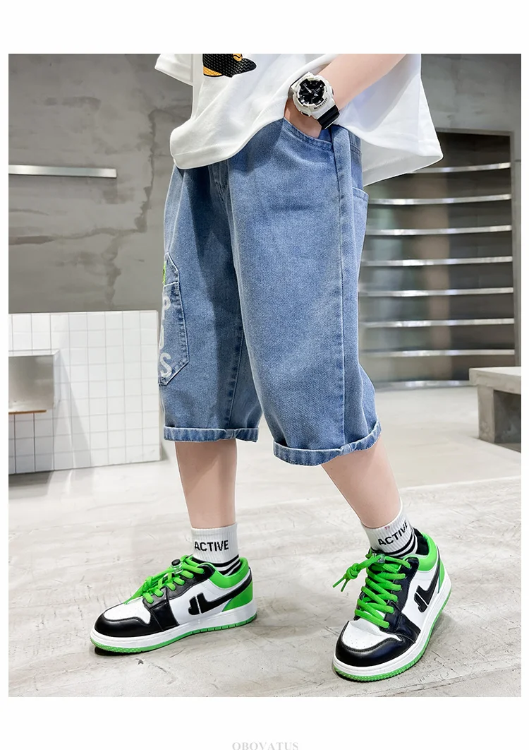 Neue Sommer-Jeansshorts für Jungen im Teenageralter, lässige Denim-Shorts mit Taschen, Kinder-Caprihosen mit Buchstabenmuster – Detail 2