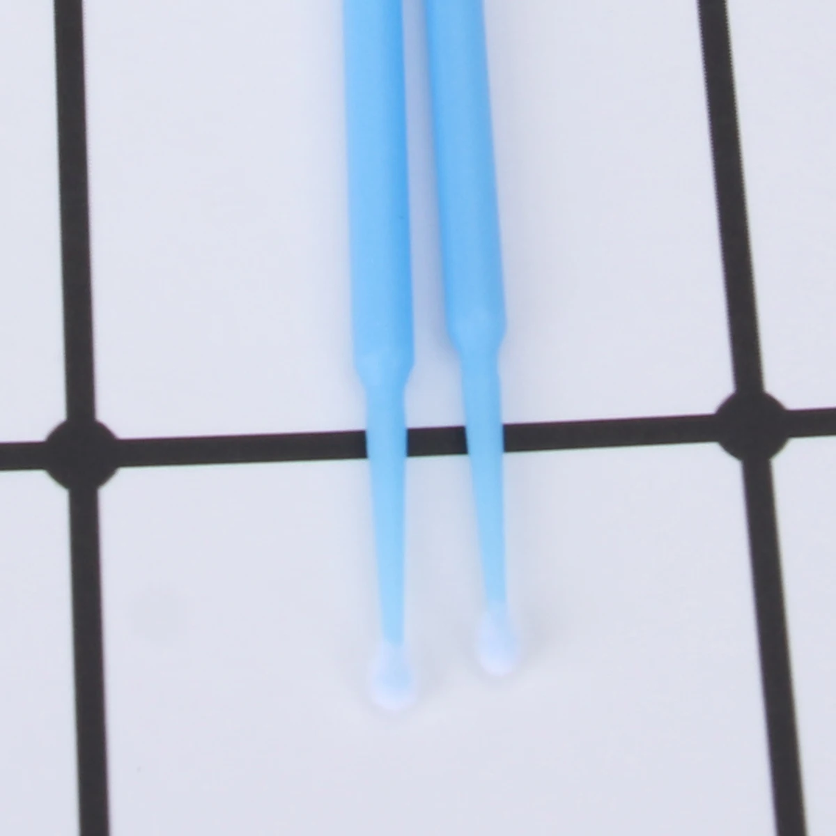 

100 Pcs Disposable Micro Brushes Eyelash Applicator Cotton Swabs Small Head Purple Non Linting Nylon Fibers Plastic Wands Salon