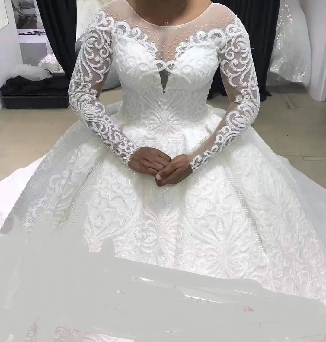 Customized New Fashion High Quality Bridal Lace Hollow Out Long Sleeve Trailing Custom Wedding Dress 2023