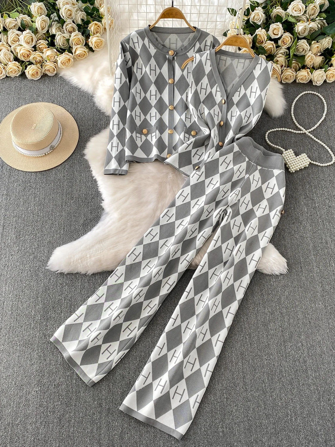 Faionable Winter Tee-Piece Set Women's Loose Plaid Knitted Cardigan Coat + Metal Bule Base Vest + Casual Pants