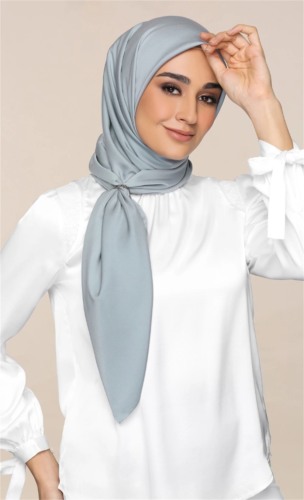 115*115cm Cabeça Sólida Cachecol Quadrado De Seda Cetim Bandana Cheveux Lenço Hijab Acessórios para Mulher Cachecol de Cabelo Muçulmano Turbante