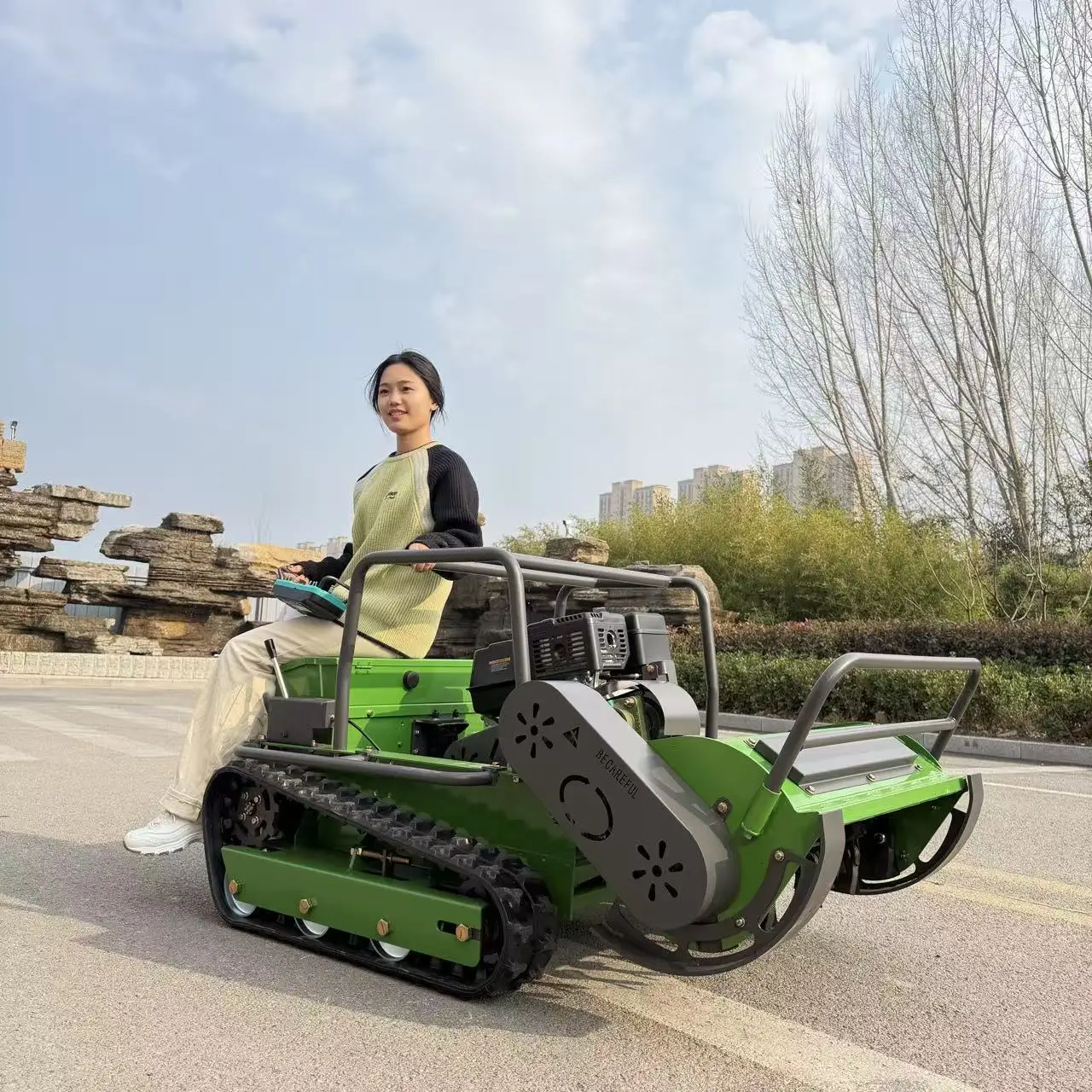 

Customized All-Terrain Robot Lawn Mower 800mm-1000mm Remote Control Diesel Engine Flail Mower for Agriculture CE EPA Certified