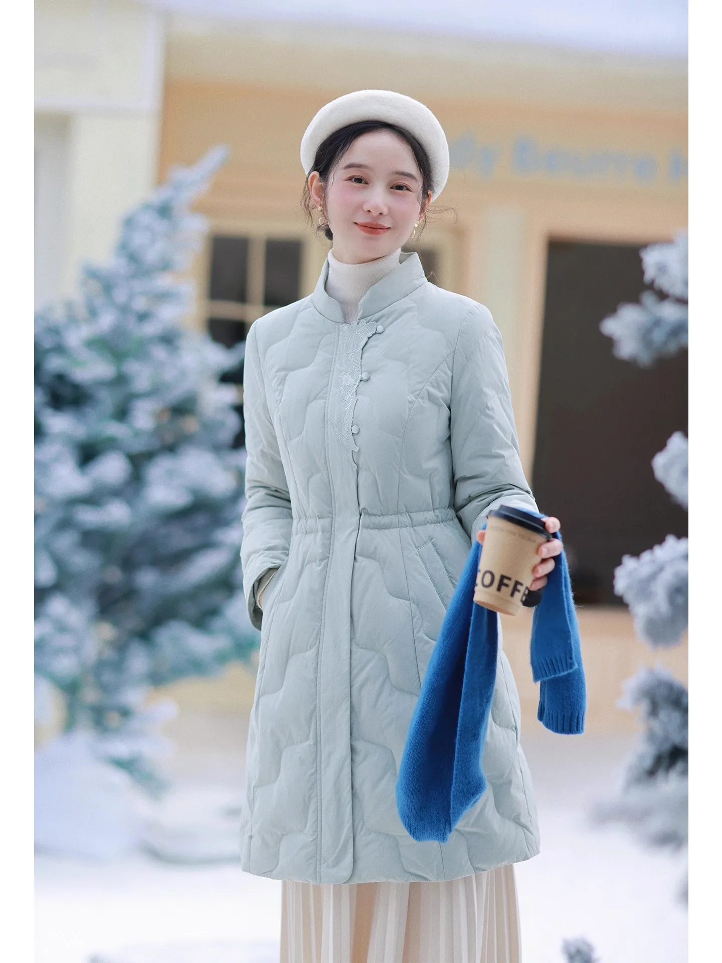 

Красная пуховая куртка средней длины Red Reminder Artistic для женщин, верхняя одежда Du down Ele, модное пальто на зиму 2025 года