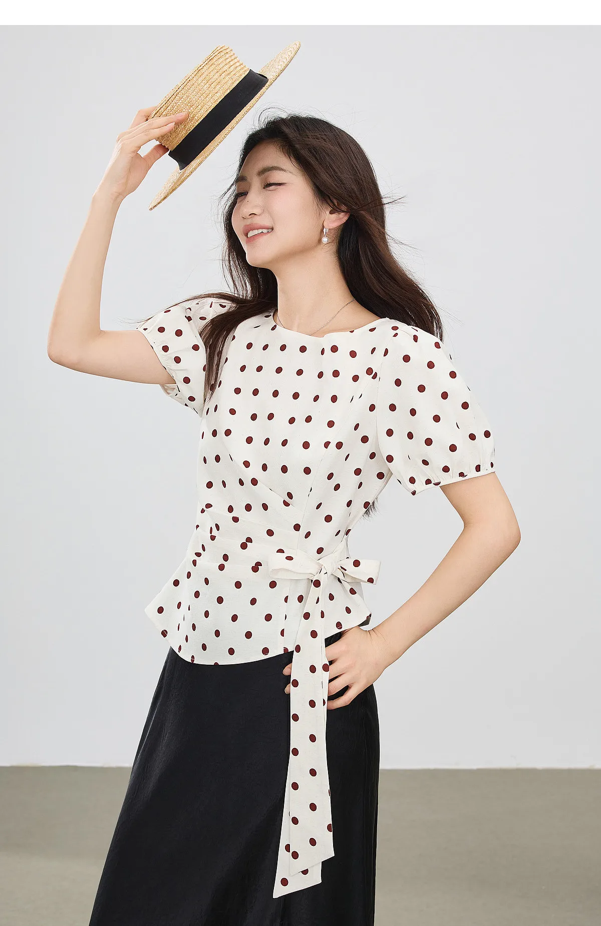 SENTUBILA Damenbluse 2026 Sommer Leinen Chiffon Polka Dot Rundhals Tailliertes Kurzarm-Oberteil 162VB7336 – Detail 13