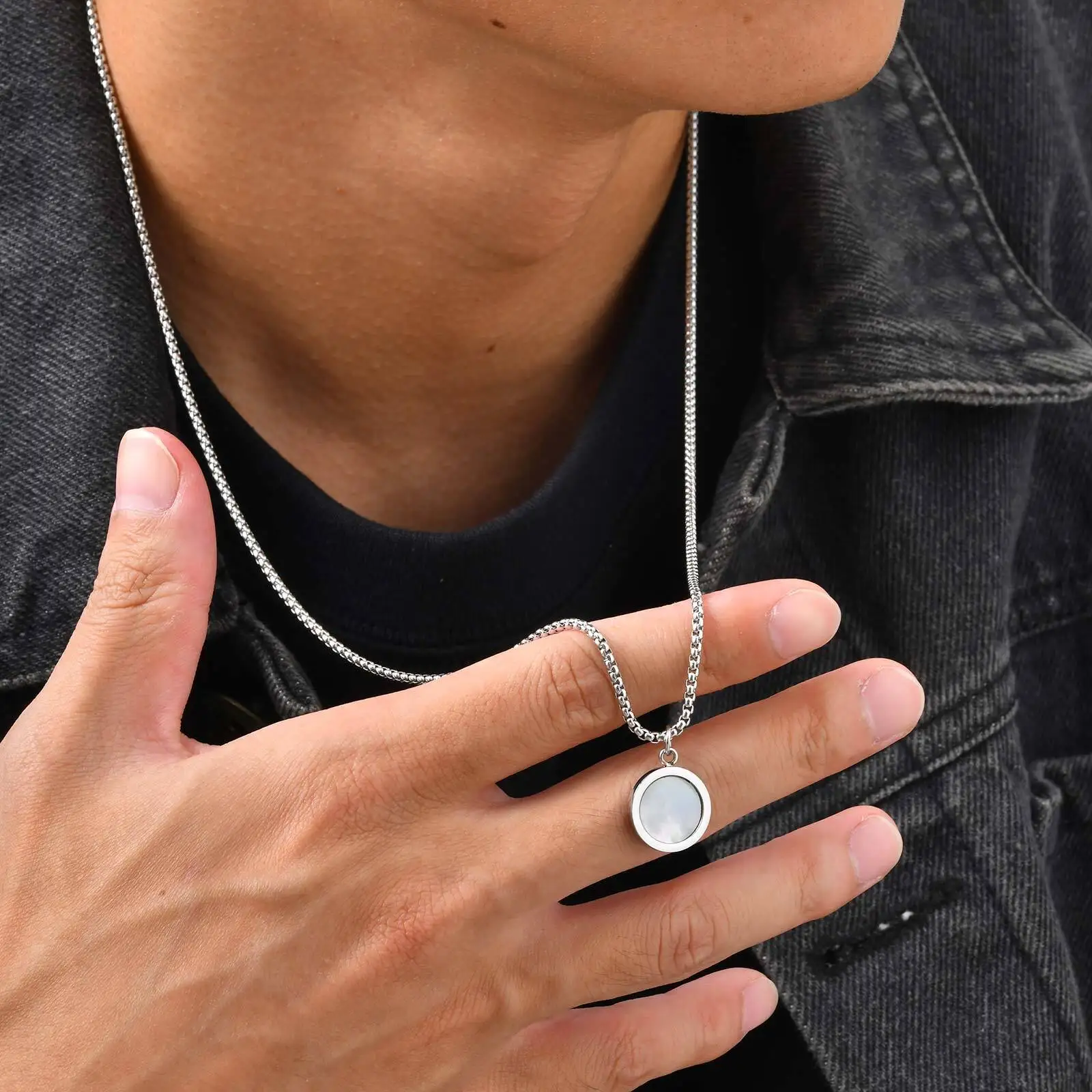 Vnox Stainless Steel Shell Round Pendant Box Chain Necklace for Men, 60cm Hip Hop Trendy Jewelry Gifts for Birthday Party Father