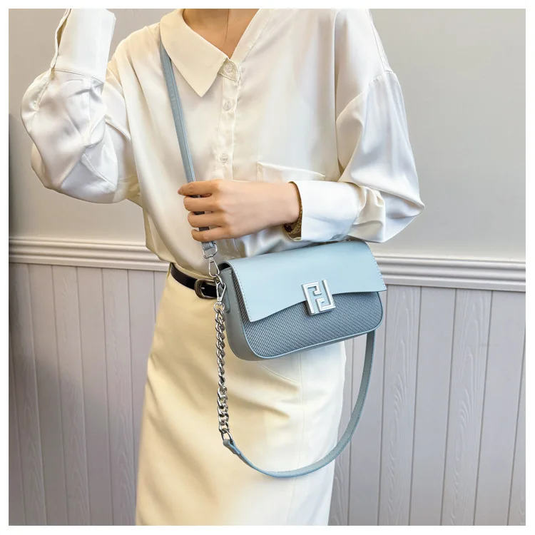 

‌Women's 2025 Trendy Square Bag - Xiaoxiangfeng Premium Texture Shoulder & Crossbody Bag with Metal Chain Detail‌