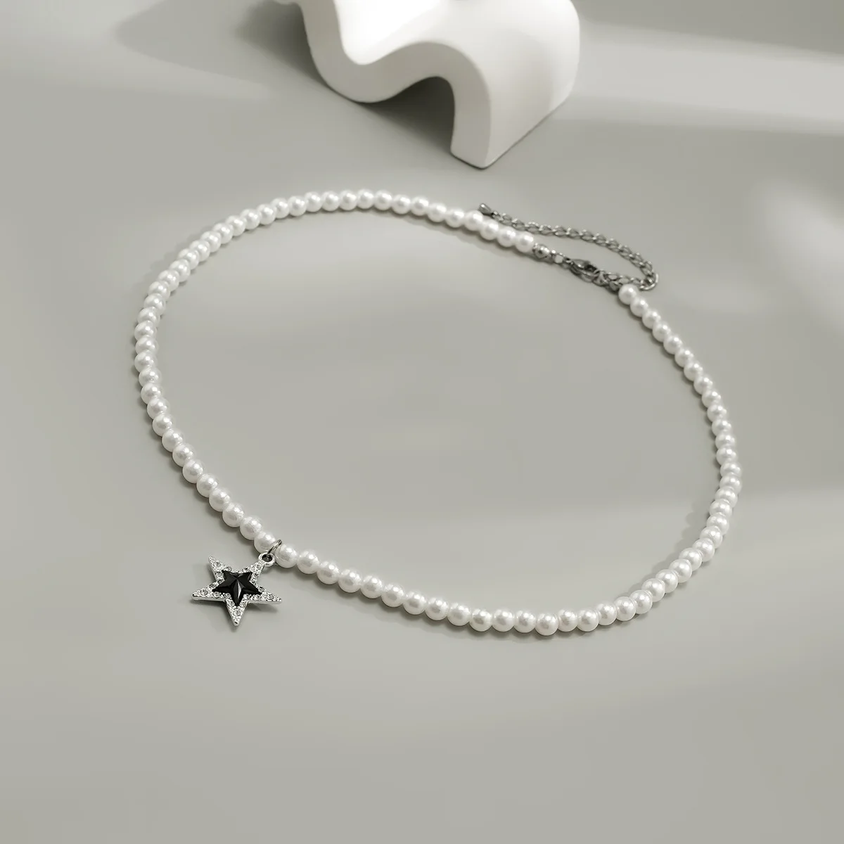 Schlichtes Design, zylindrische Form, Anhänger-Halskette, Retro-Stil für Männer, goldfarbene Edelstahl-Schlangenkette, Schmuck, Hip-Hop-Accessoires – Detail 5