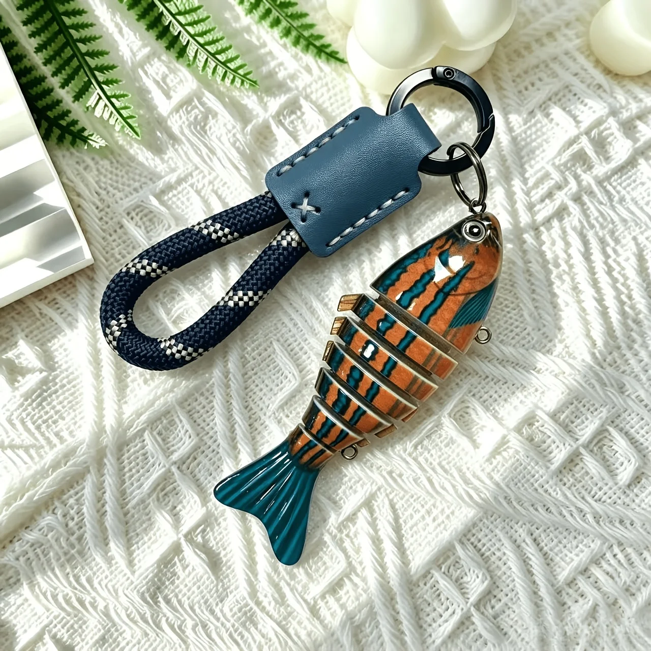 

Handmade Leather-wrapped Nylon Rope Fish-shaped Keychain with Spring Ring. Lightweight, Wear-resistant, Smooth Opening And