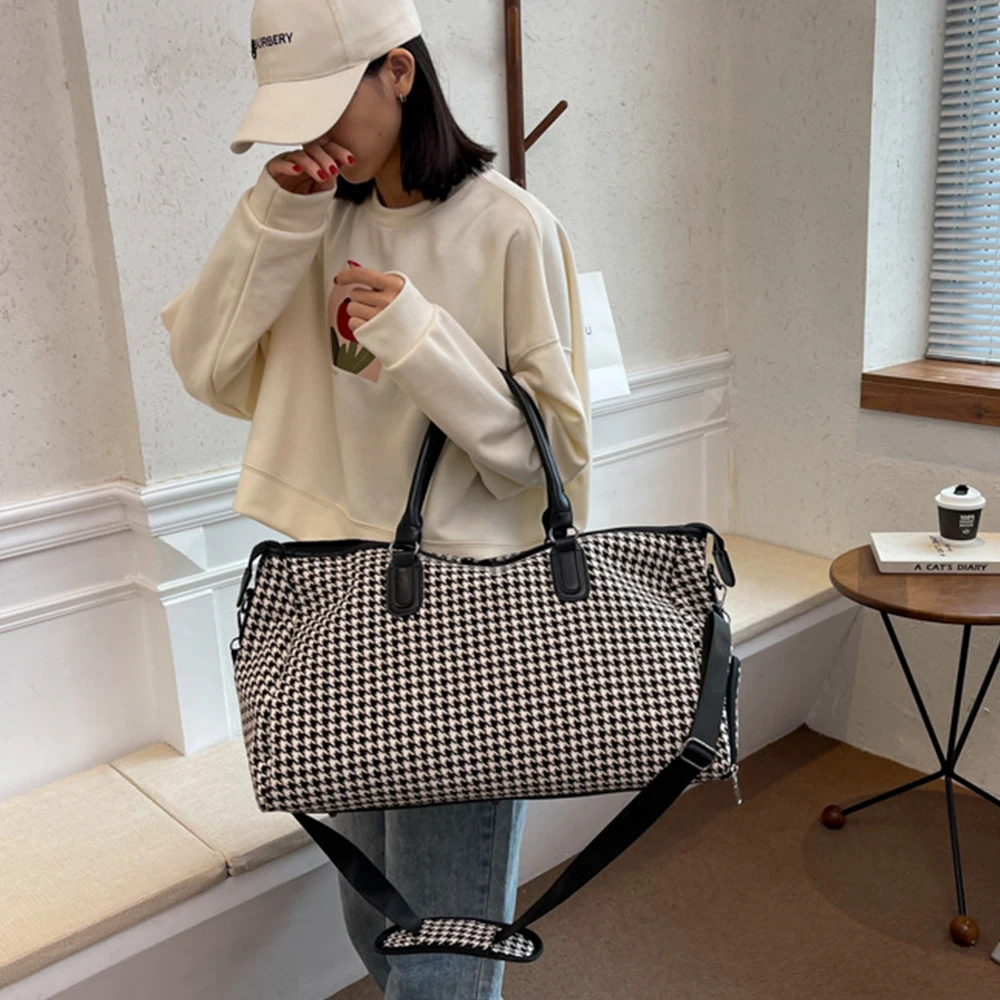 

New travel bag fitness yoga bag portable and breathable luggage handbag boarding storage fitness sports carry on tote