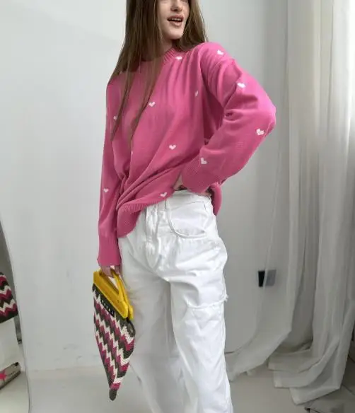 2025 new autumn and winter temperament commuting casual round neck design sweater with heart-shaped printed sweater