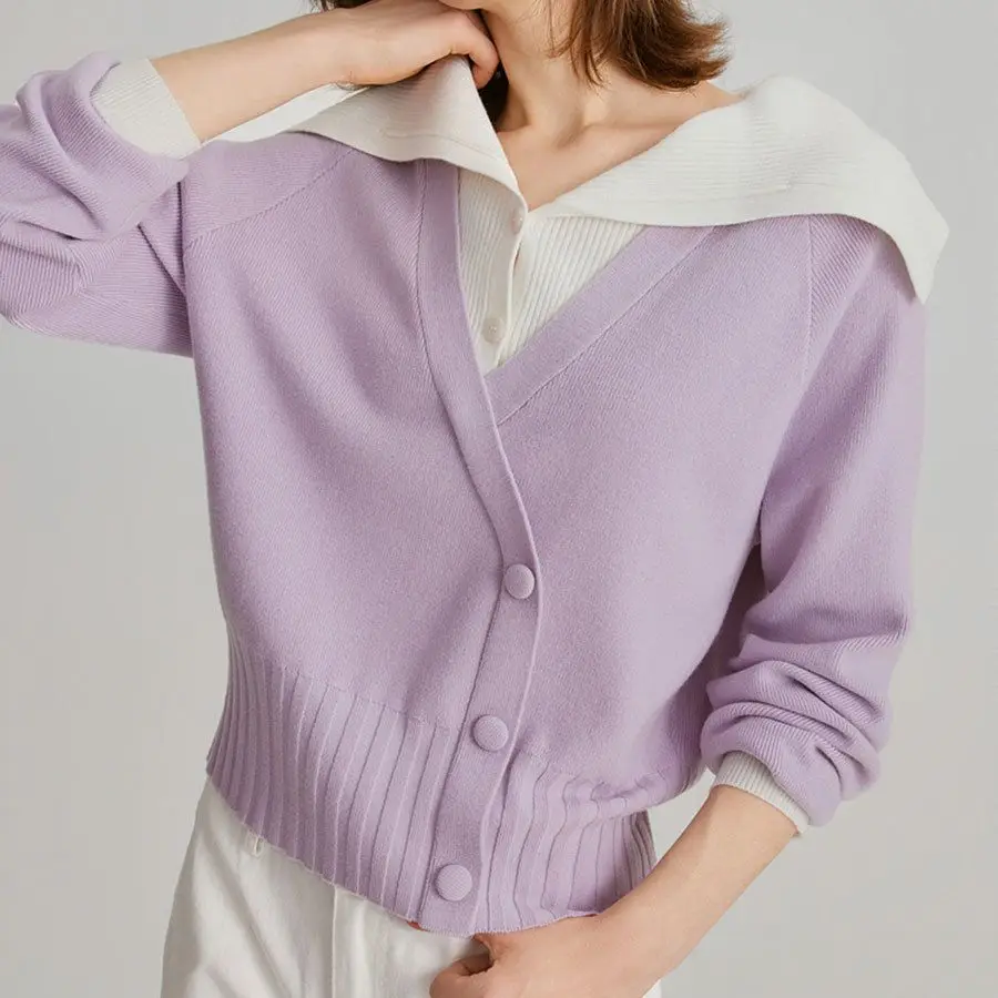 Casual Style Fake Two-piece Knitted Sweater for Women in Winter 2025 New Spliced Color Blocking Sweater