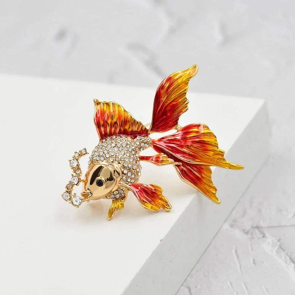 Trendy Cute Rhinestone Goldfish Brooch For Women Cartoon Enamel Fish Spitting Bubble Brooch Animal Party Office Pin Jewelry Gift