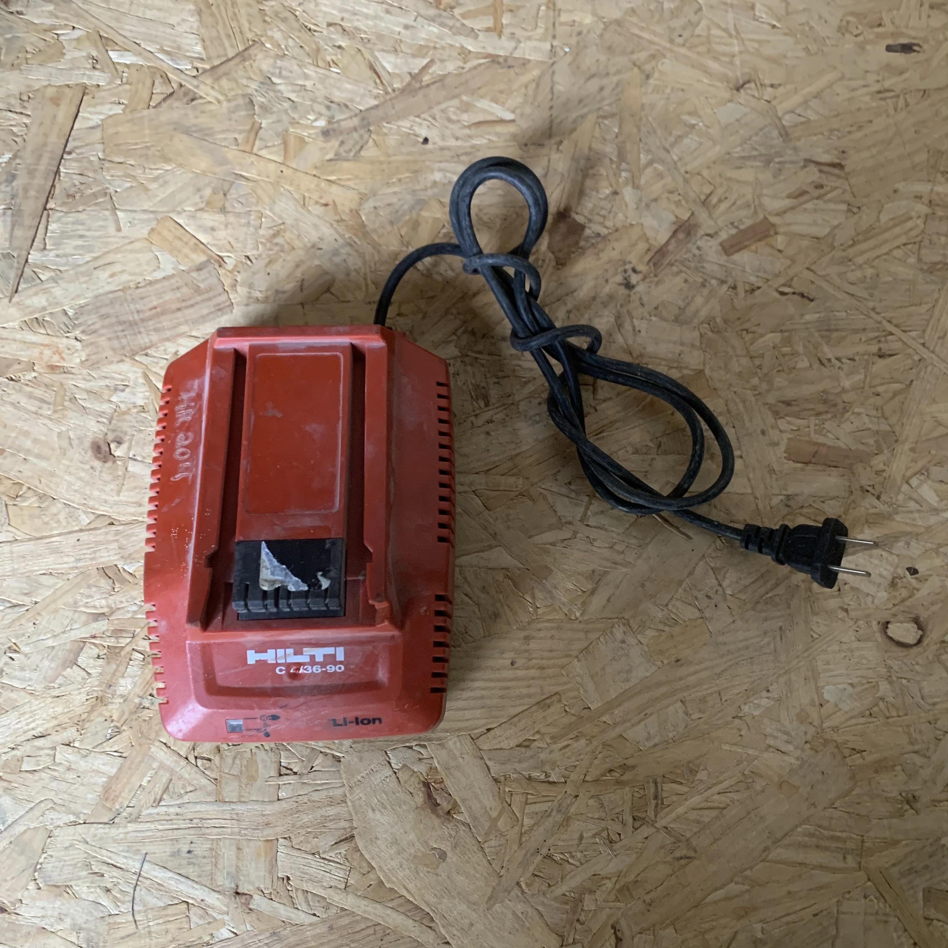 Carregador de Bateria de Lítio HILTI C4/36-90 110V/220V 14.4V-21.6V 36V Universal Usado