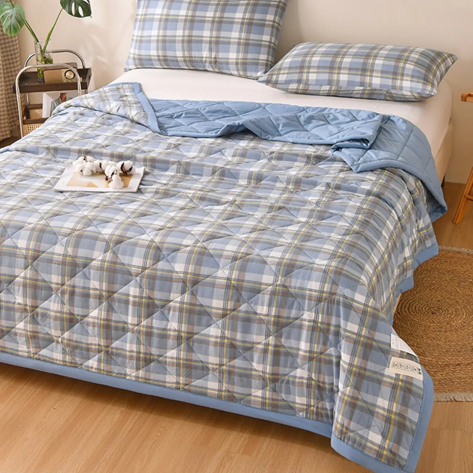 Air Conditioner Quilt Lightweight Washed Cotton Quilt Summer Blanket Quilted Cooling Comforter Moisture Absorbent