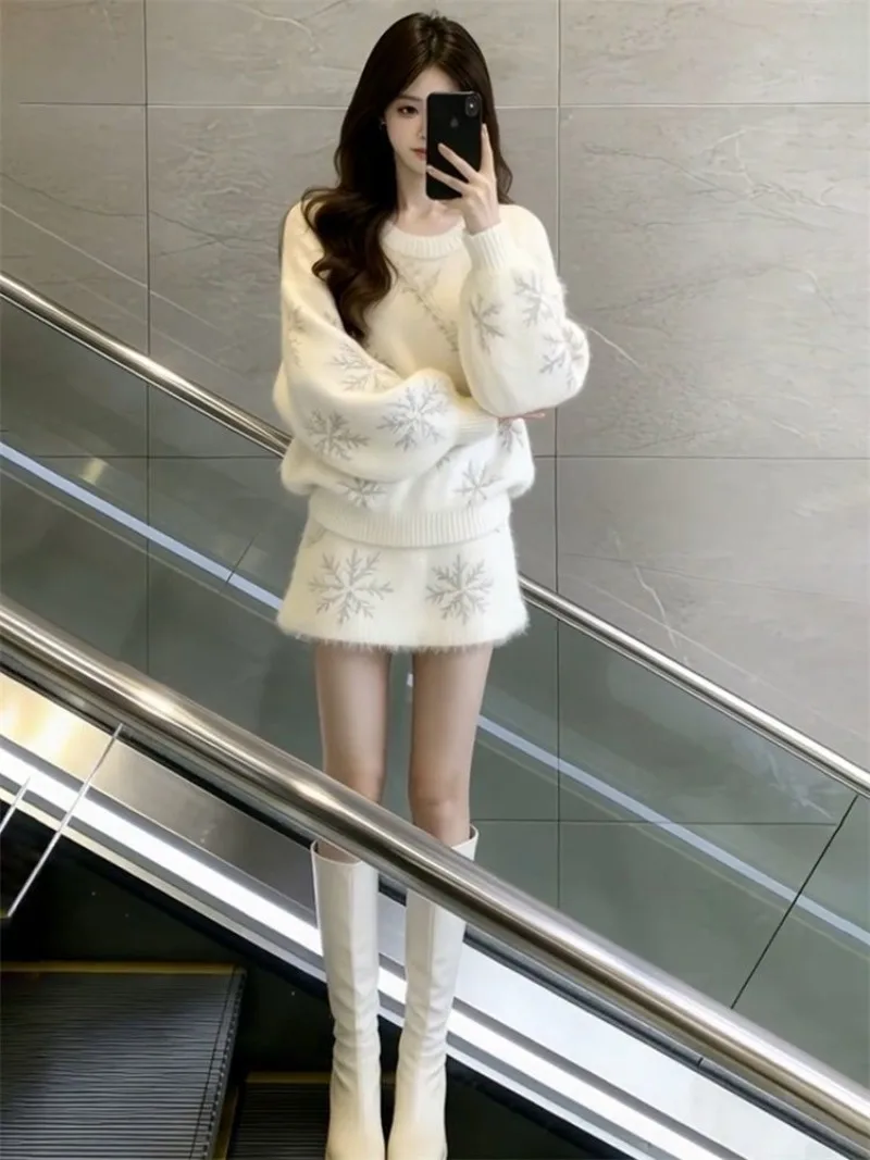 White snowflake sweater knitted dress children's winter new models are very good-looking Korean wear a complete set