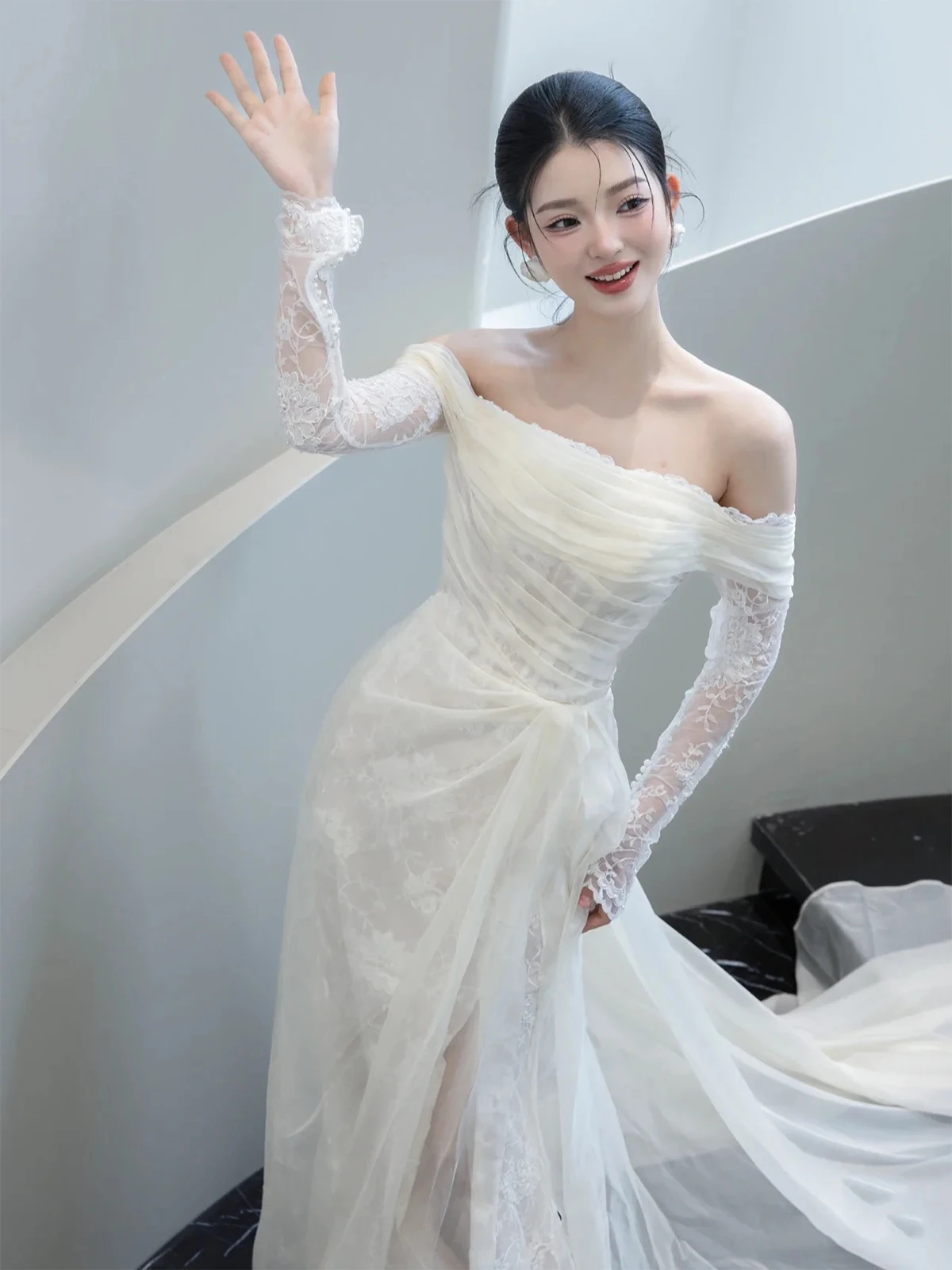 

Lace Bridal Gown One Shoulder Wedding Dress Elbow Length Sleeve High Waist Long Skirt for Bride to Be Elegant Simple Style