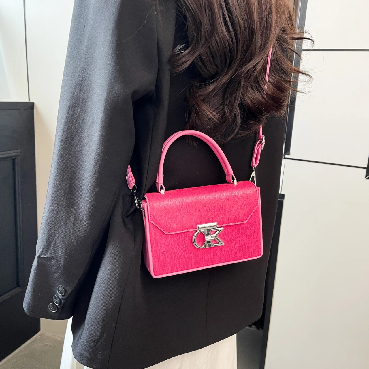 

Popular Women's Tote Bags, High-Quality Crossbody Bag In Leather For Ladies By Luxury Brand Classic Style