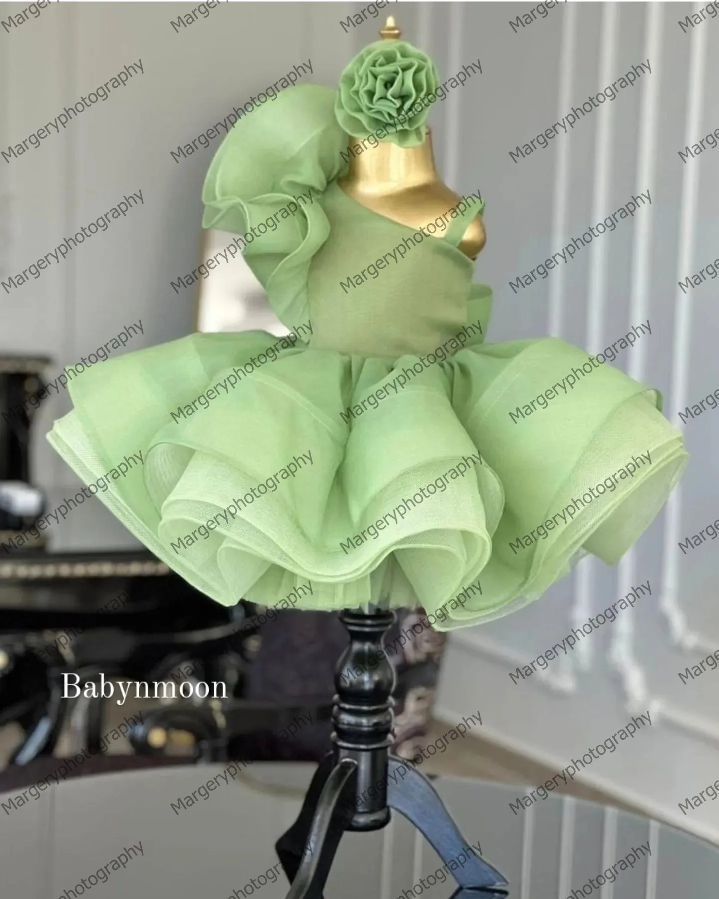 Cute Ruffles Mesh Tutu Flower Girl Dresses Pretty Floral Puffy Mini Kids Brithday Party Dress Lush Organza Christmas Gowns