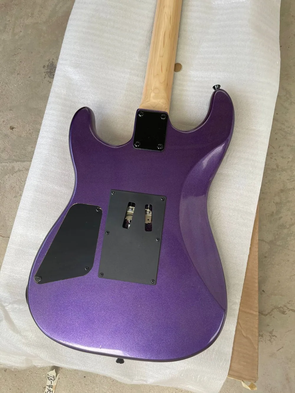 Purple Body Electric Guitar with Maple Neck,Black Hardware,Offering Customized Services