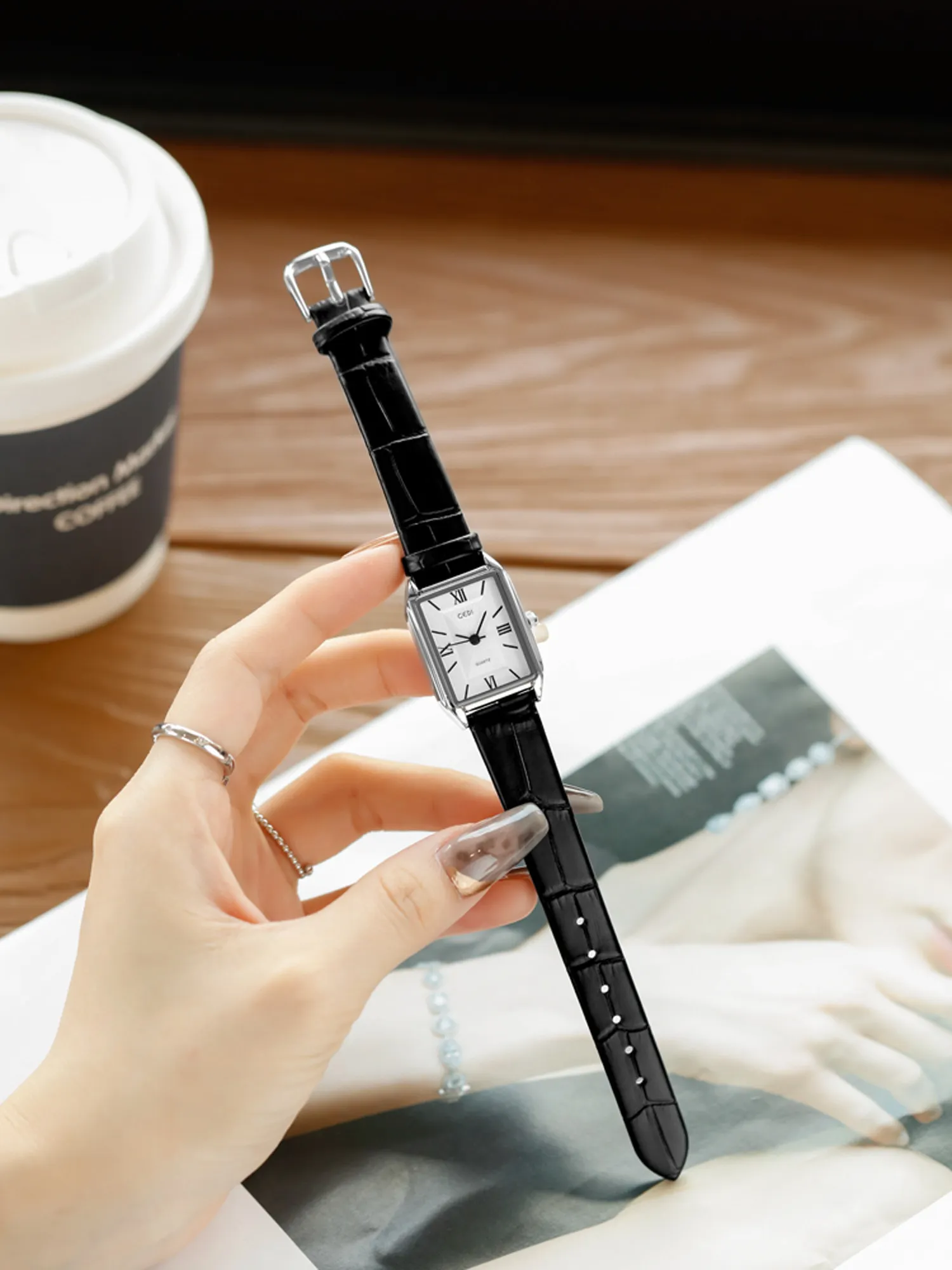 Elegant Women's Watch, 2026 New Arrival, Simple and Stylish Luxury Watch for Women and Students, Timepiece and Accessories