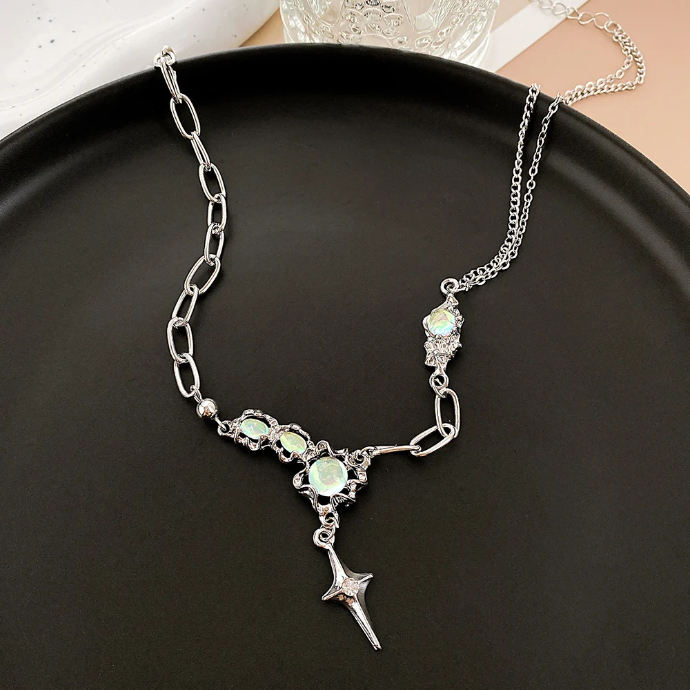 فضية اللون Y2K Moonstone قلادة القلائد للنساء العصرية كريستال الزركون الصليب قطرة الماء قلادة غير متناظرة مجوهرات هدية