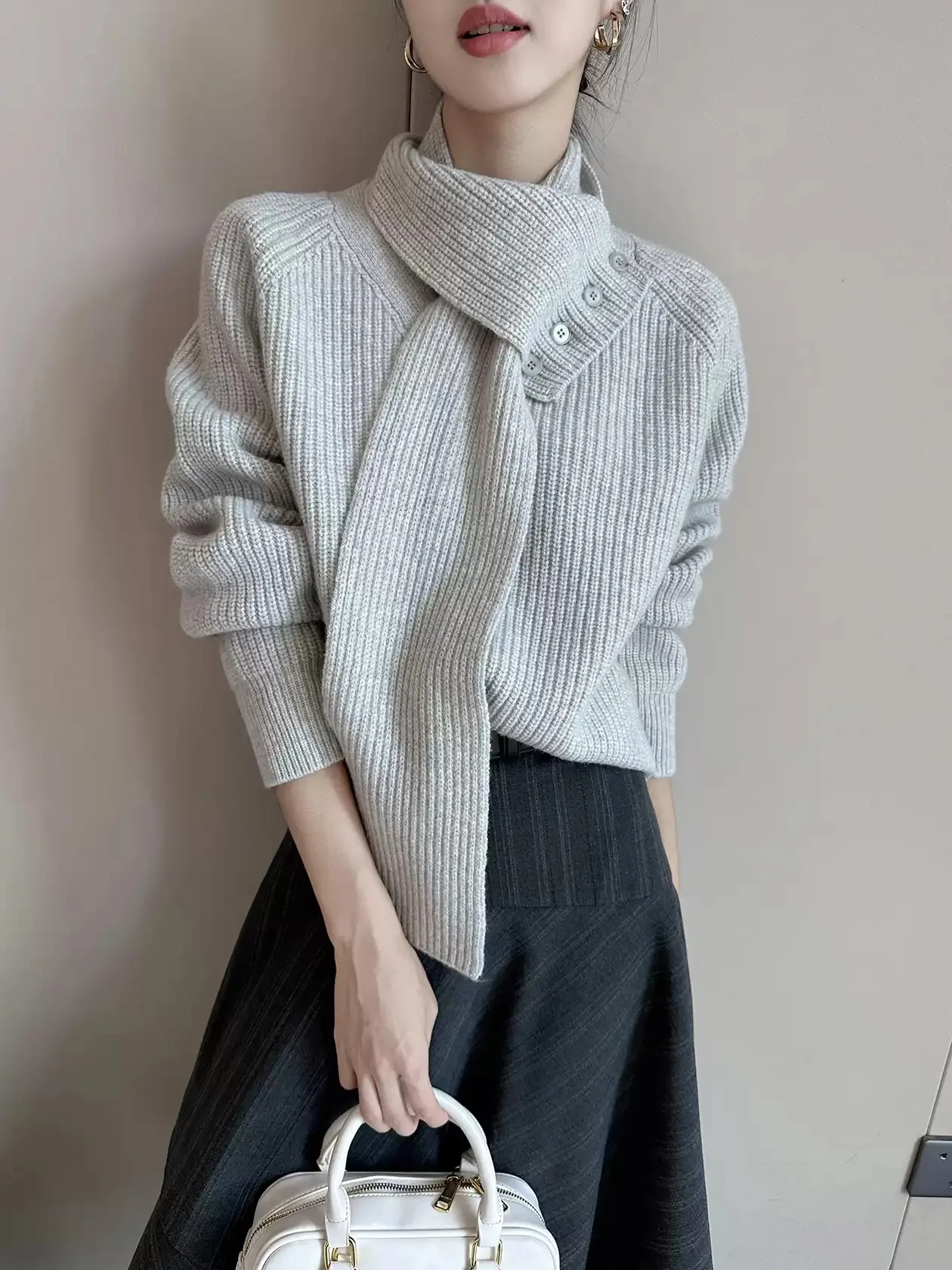 Beige scarf long-sleeved sweater women's winter new loose soft waxy thickened Joker sweater
