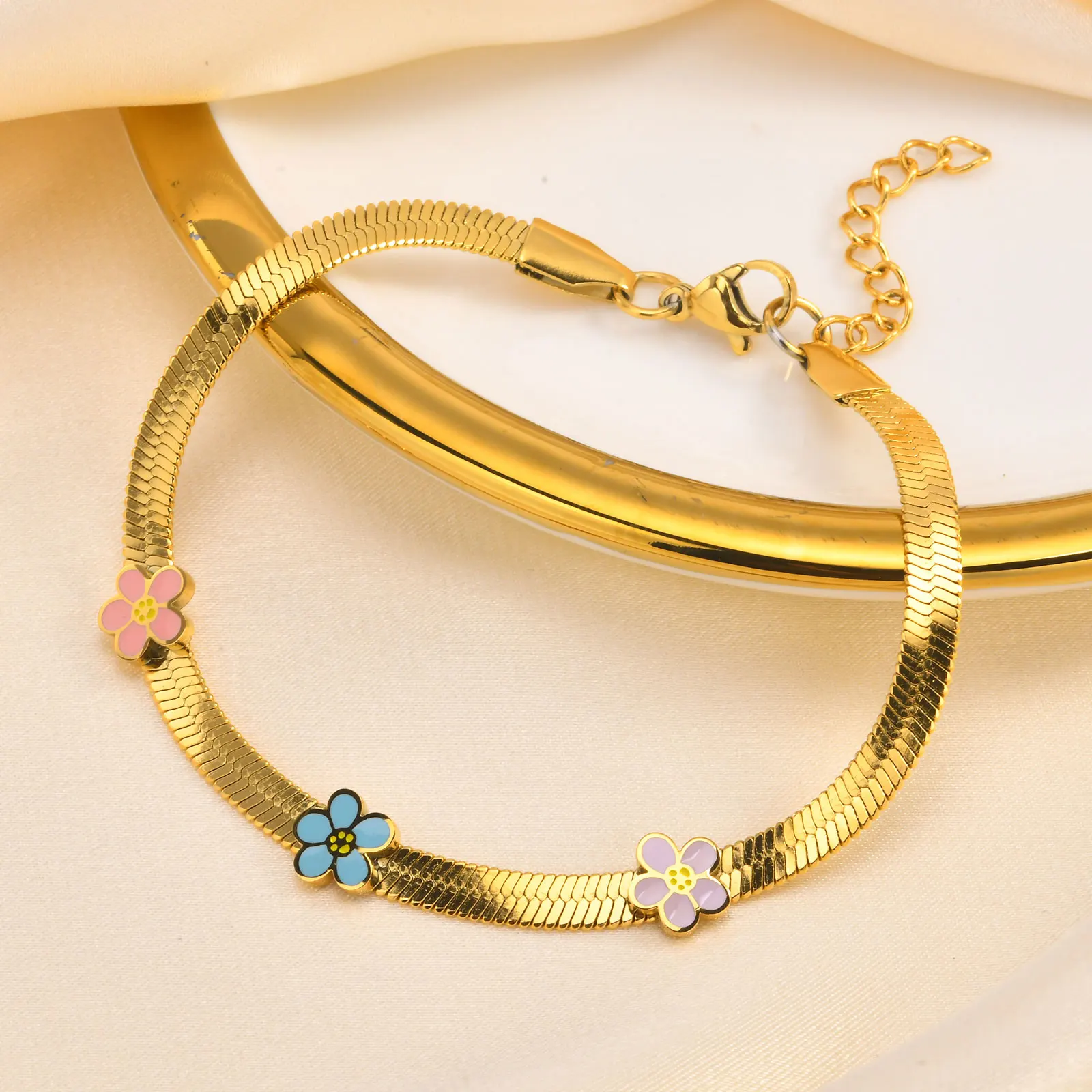 

Adjustable Floral Bracelet Stainless Steel Blade Gold Color Chain with 3 Colorful Flower,Women's Luxury Gifts for Party Jewelry