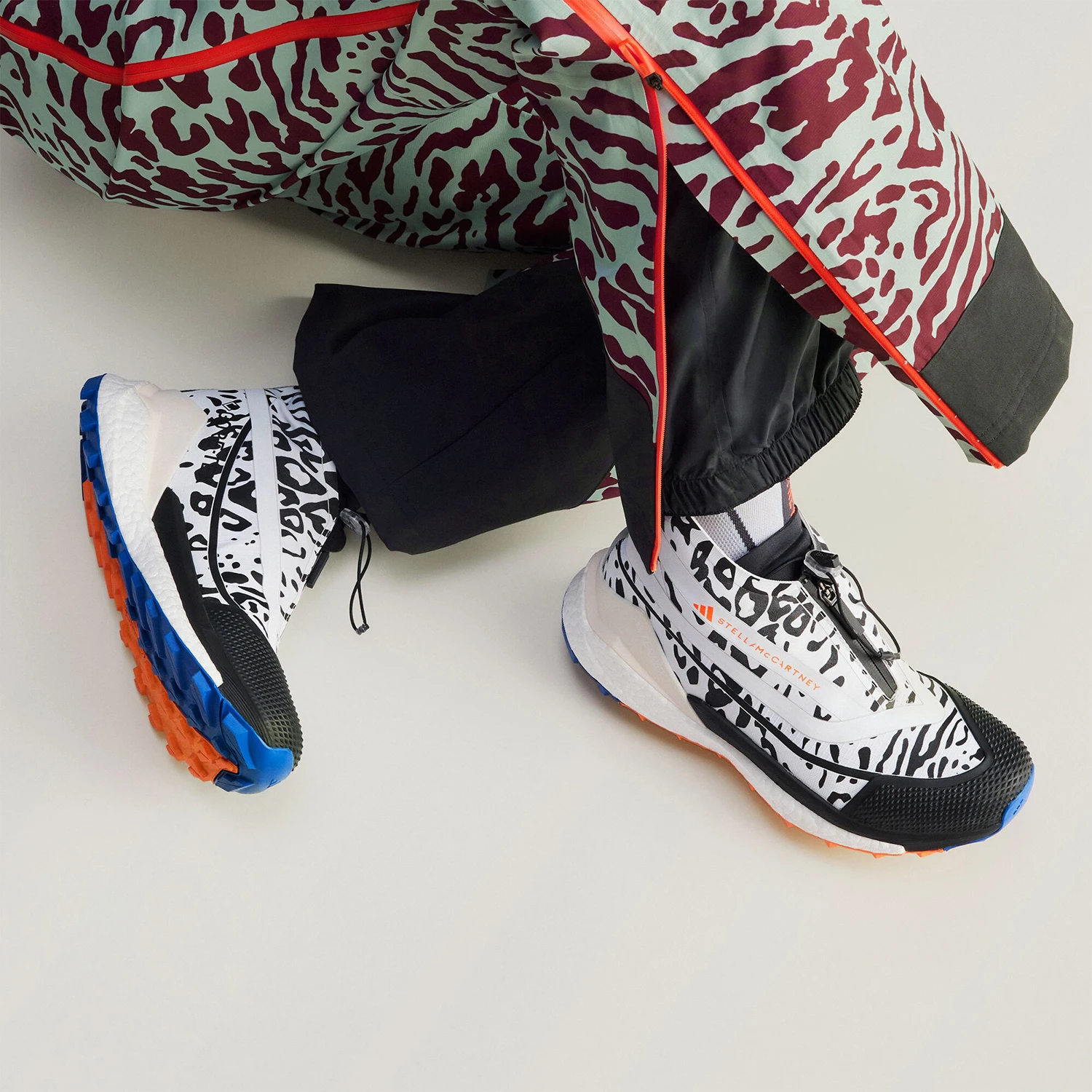 

Аутентичные новые уличные кроссовки средней высоты Adidas IF1791