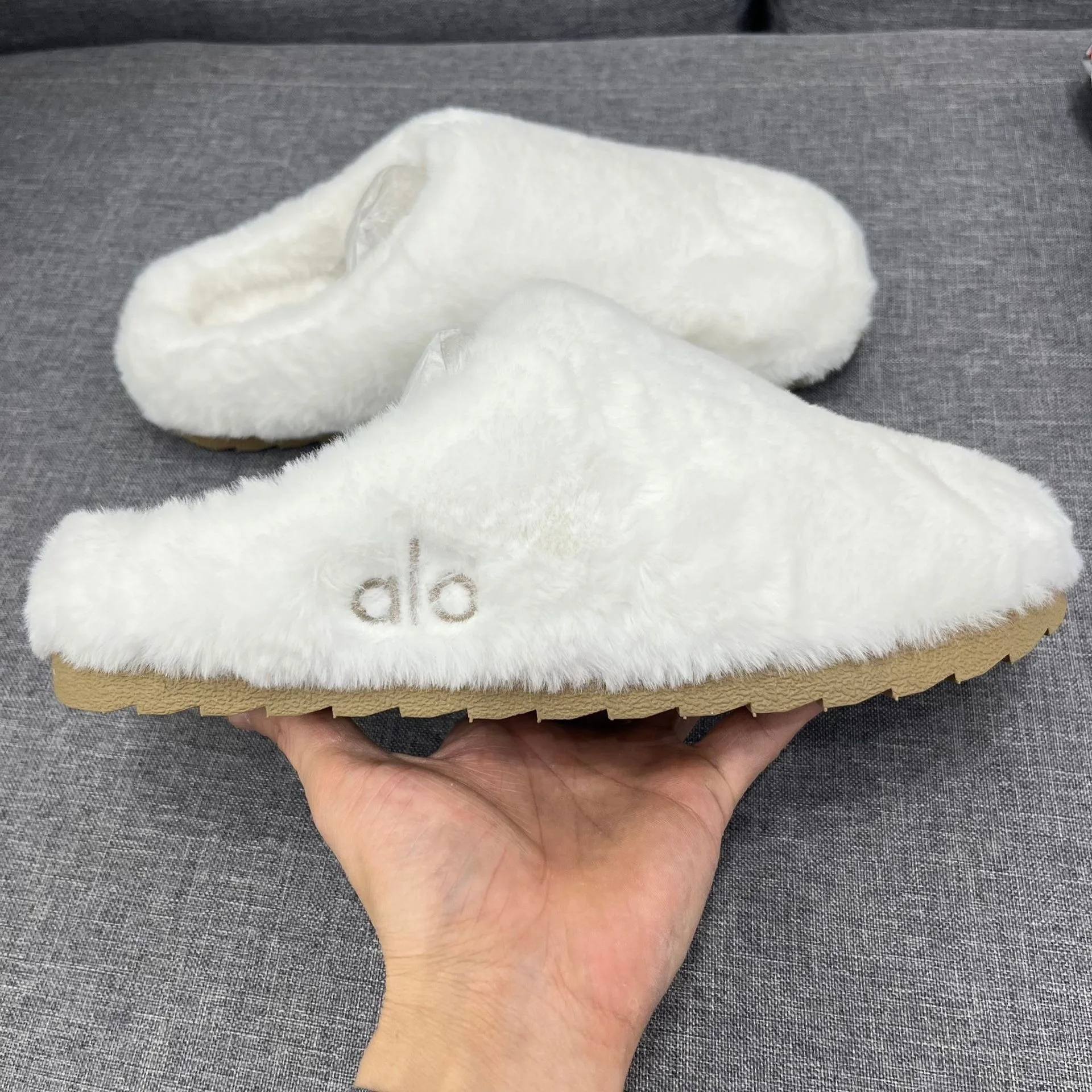 

Alo Sherpa Recovery Slipper Новые женские осенне-зимние повседневные флисовые теплые и универсальные домашние модные тапочки