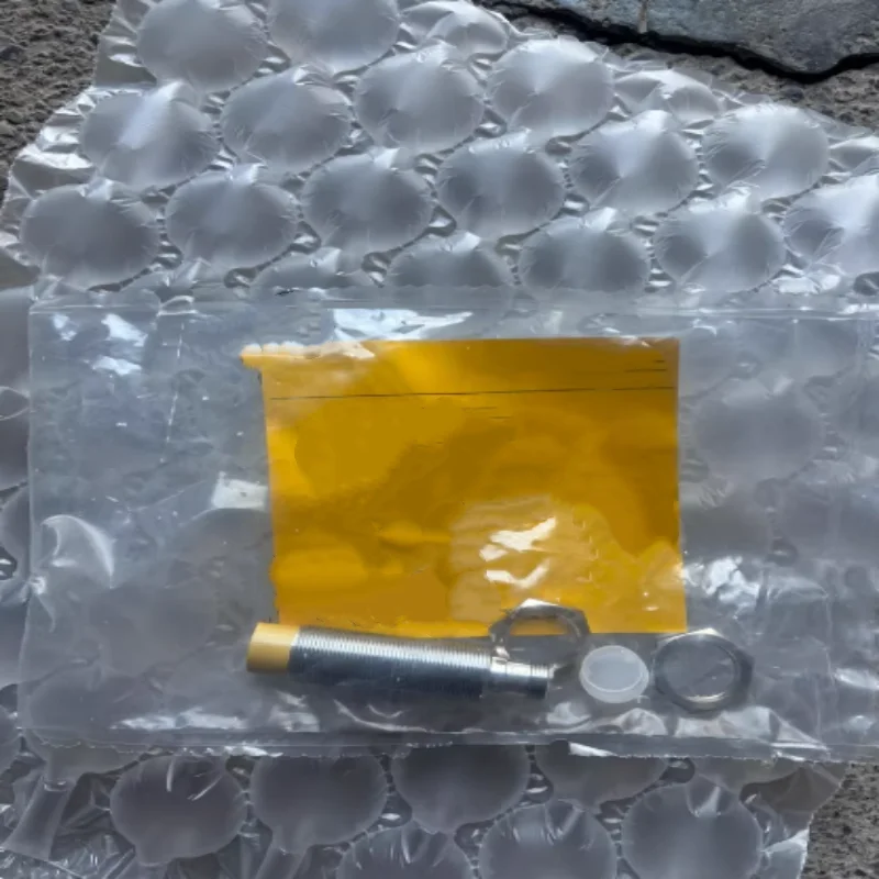 Brand new genuine proximity switch NI15U-M18-AP6X-H1141  Ni15U-M18-AP6X  NI15U-M18M-VP44X-H1141 NI15U-M30-AD4X NI15U-EM18WD-AP6X