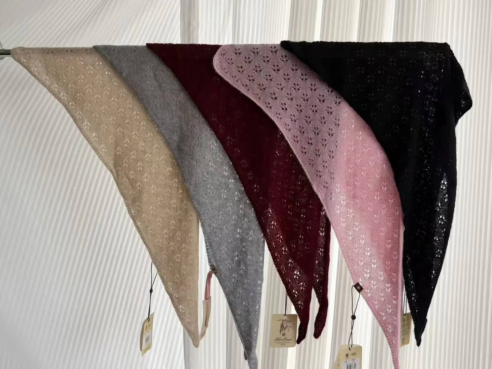 sciarpa-in-cashmere-khanbogd-dimensioni-120x50-ideale-per-l'inverno-calda-casual-sportiva-con-motivi-colorati-accessorio-alla-moda