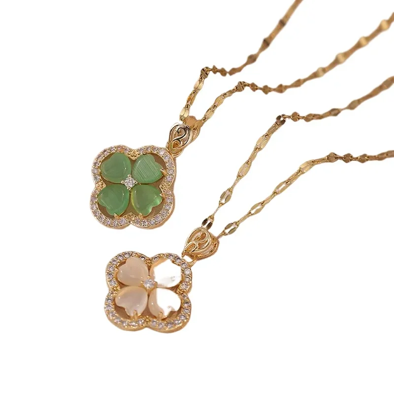 В 2025 году уникальные женские ожерелья и подвески с четырьмя листами клевера - это модные цепочки на ключицу.