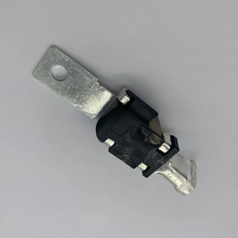 

9441938 LR033014 LR067369 LR076232 Positive Battery Cable Fuse Head Connector Fit for Volvo Land Rover Discovery 2 3 4