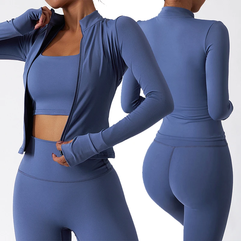 

Customize high-quality luxury sets of fitness bras and leggings, wear three piece sets of yoga clothing for women, and exercise