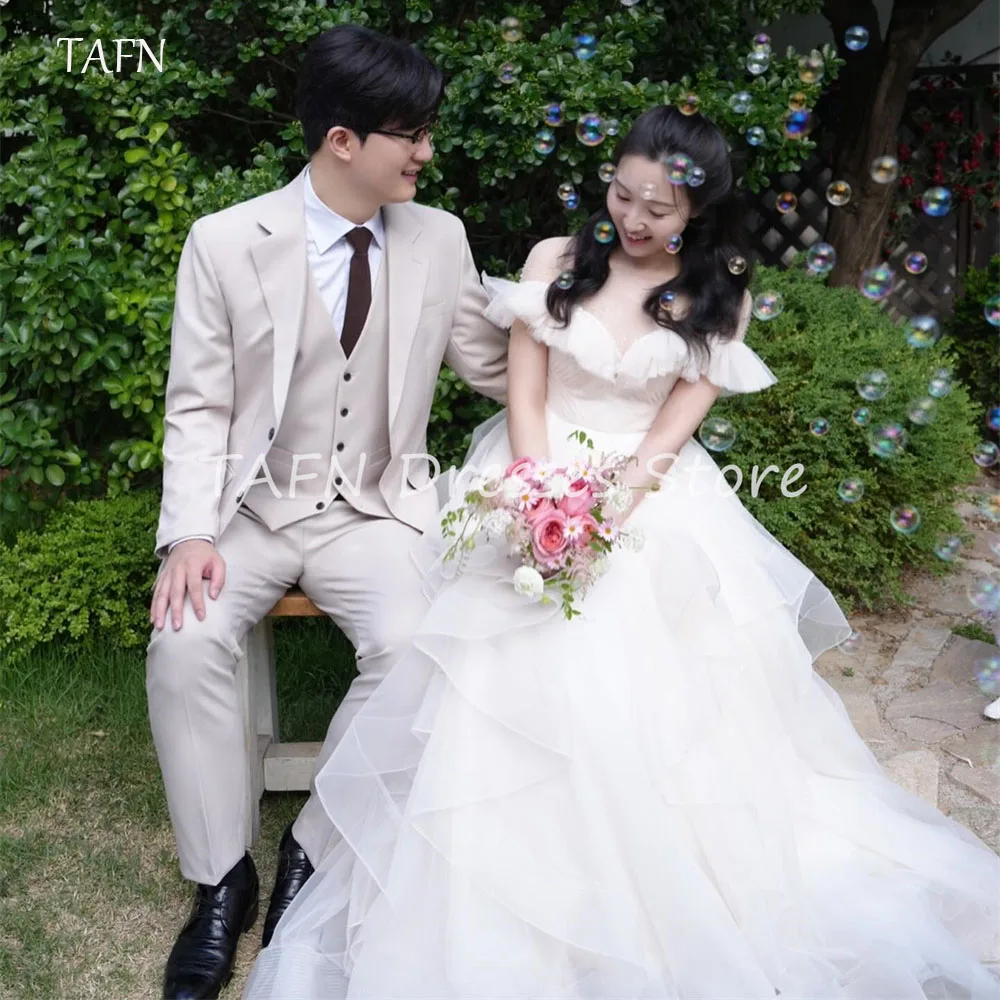 

TAFN Luxury V Neck Tulle Korea Garden Wedding Photo Dresss Long Tiered Bridal Gown Off Shoulder Corset Back 웨딩드레스 Custom Made