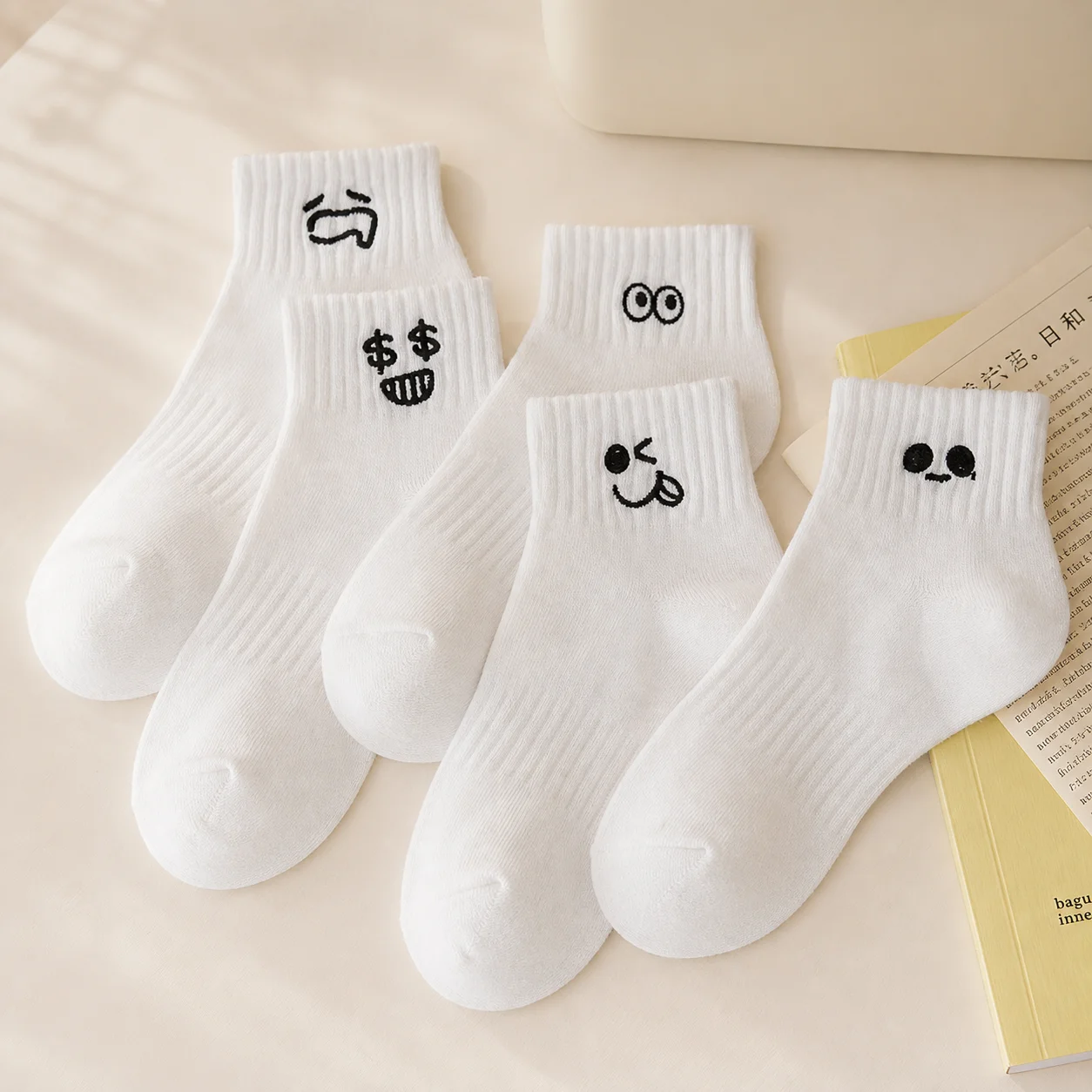 5 Pairs Women's Cute Smiling/Dog Paw Print  Low-cut Socks Comfortable And Soft Round Neck Sports Socks Stockings