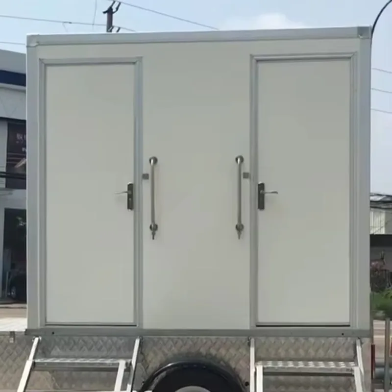 Portable Trailer Washrooms Temporary Trailers Big Size With Wheel EPS Material Good Using Public Events Tank Electric Customized