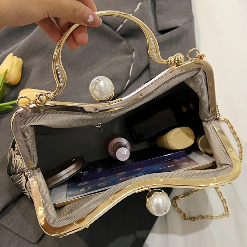 Vintage Women Flower Purse And Handbags Evening Clutch Embroidery Chain Crossbody Bags Wedding Dinner Shell Clip Handle Totes