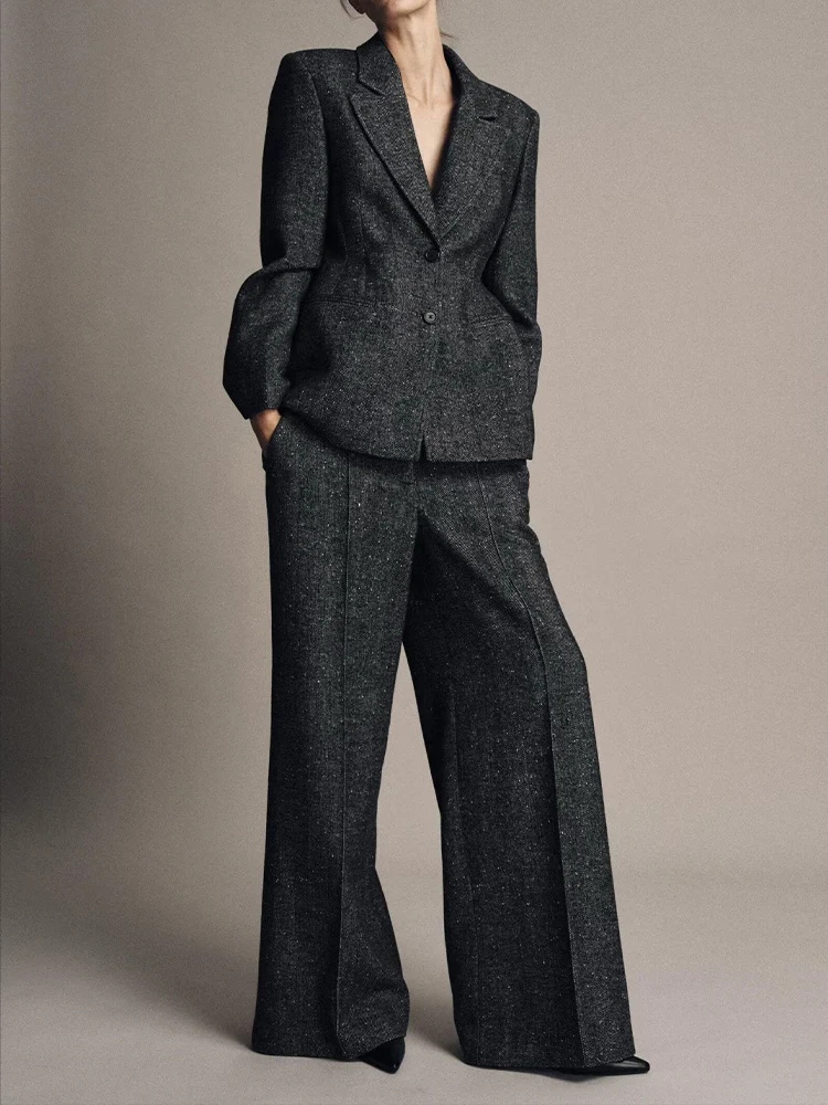 

European style new women's clothing, fashionable and versatile, elegant and casual short skirt hem, suit jacket and trousers.