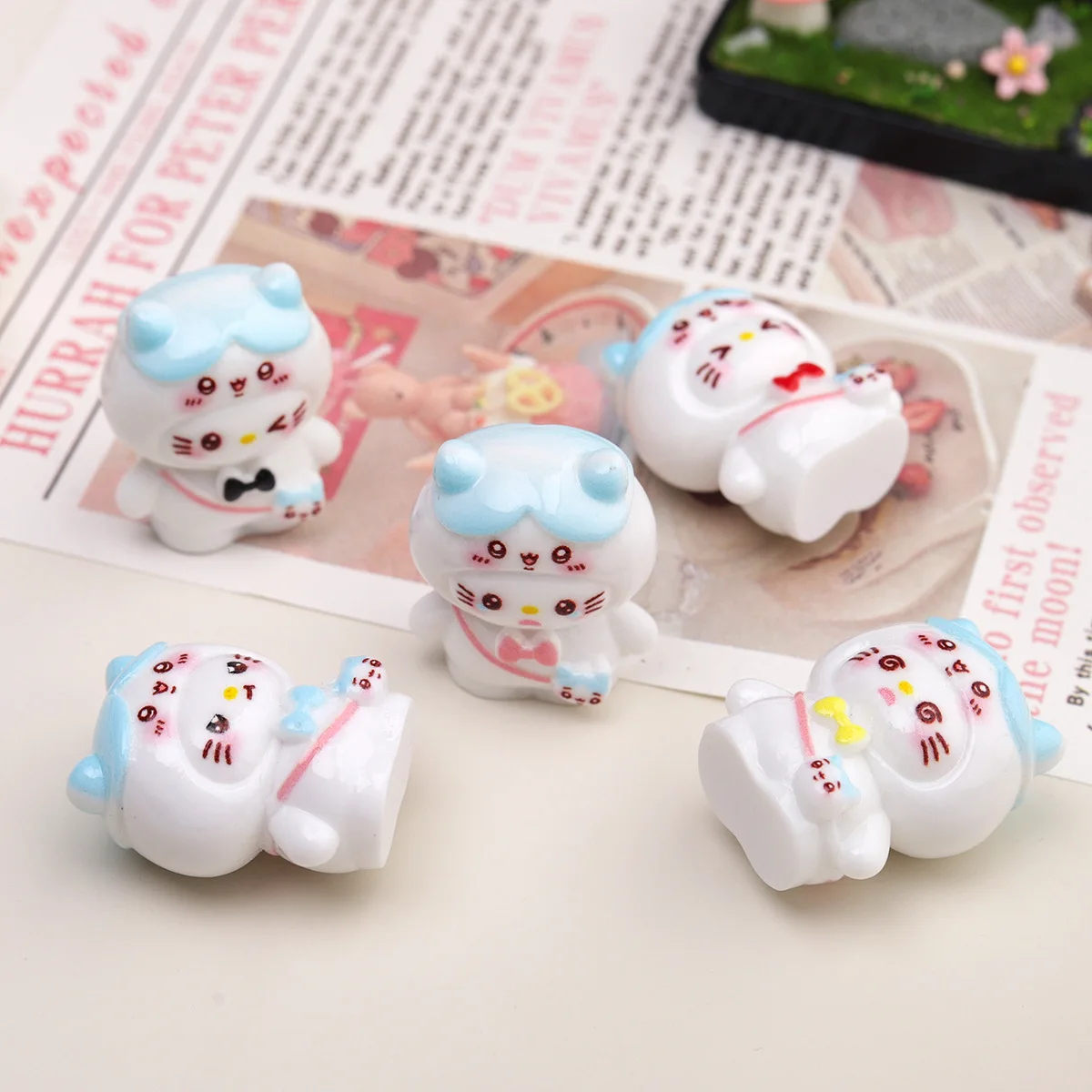 2 uds miniso 3d oreja azul kt accesorios de resina de dibujos animados diy caja de basura encantos hechos a mano miniatura mateials joyería artesanía suministros