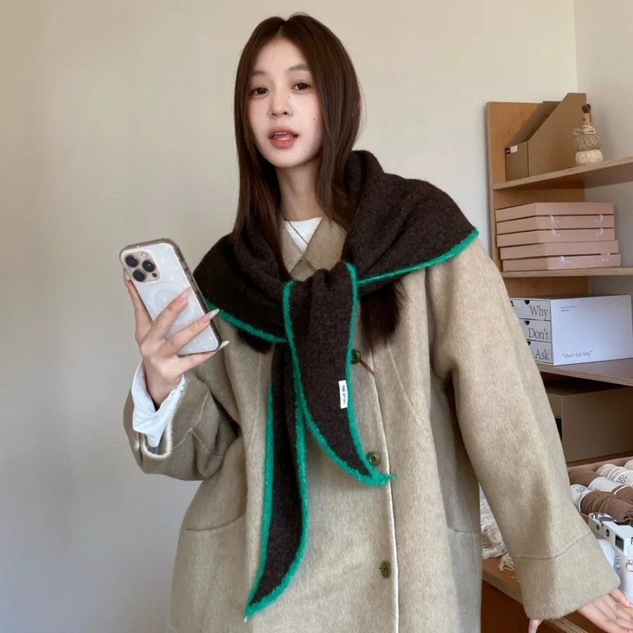 

Women's Scarves Korean Simple Contrasting Colors Casual Versatile Triangle Shawl Winter Plush Thickened Warm High Quality Scarf