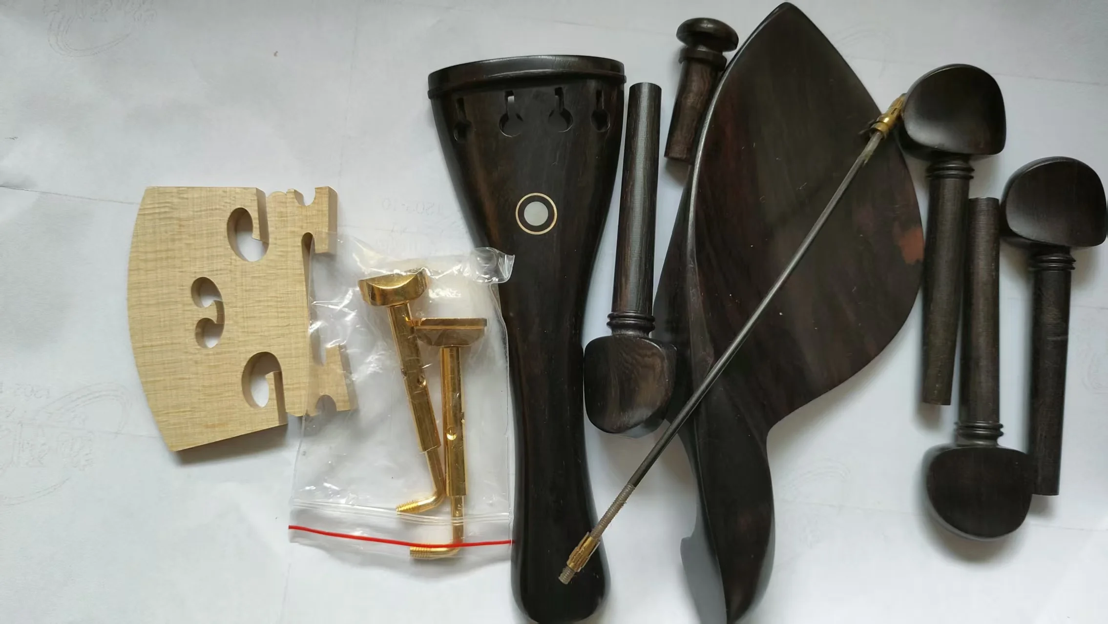 

1 Set VIOLA Ebony Parts Including The Chin Rest Clamp and Bridge 50mm Tail Gut
