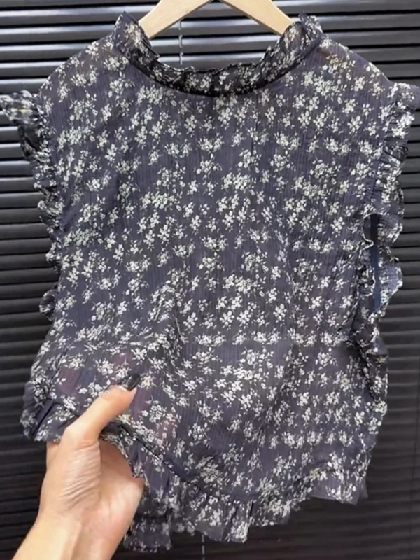 

Floral Embroidered Doll Shirt Women's Sleeveless Top with Button Detail Wooden Design Casual Summer Fashion