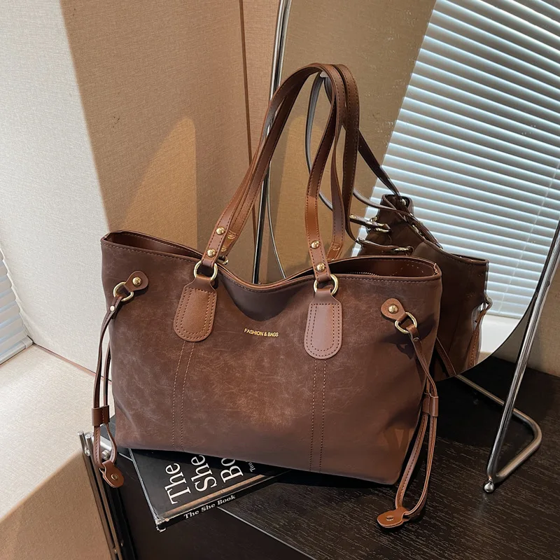 حقيبة كتف كلاسيكية واسعة لعام 2025، محفظة ركاب عصرية للنساء، حقيبة كروس ريترو، حقيبة بسيطة من اليوم إلى الليل #1